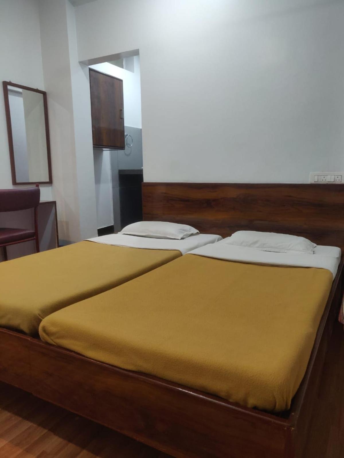 Hotel Parth Residency Kolhapur Exterior foto