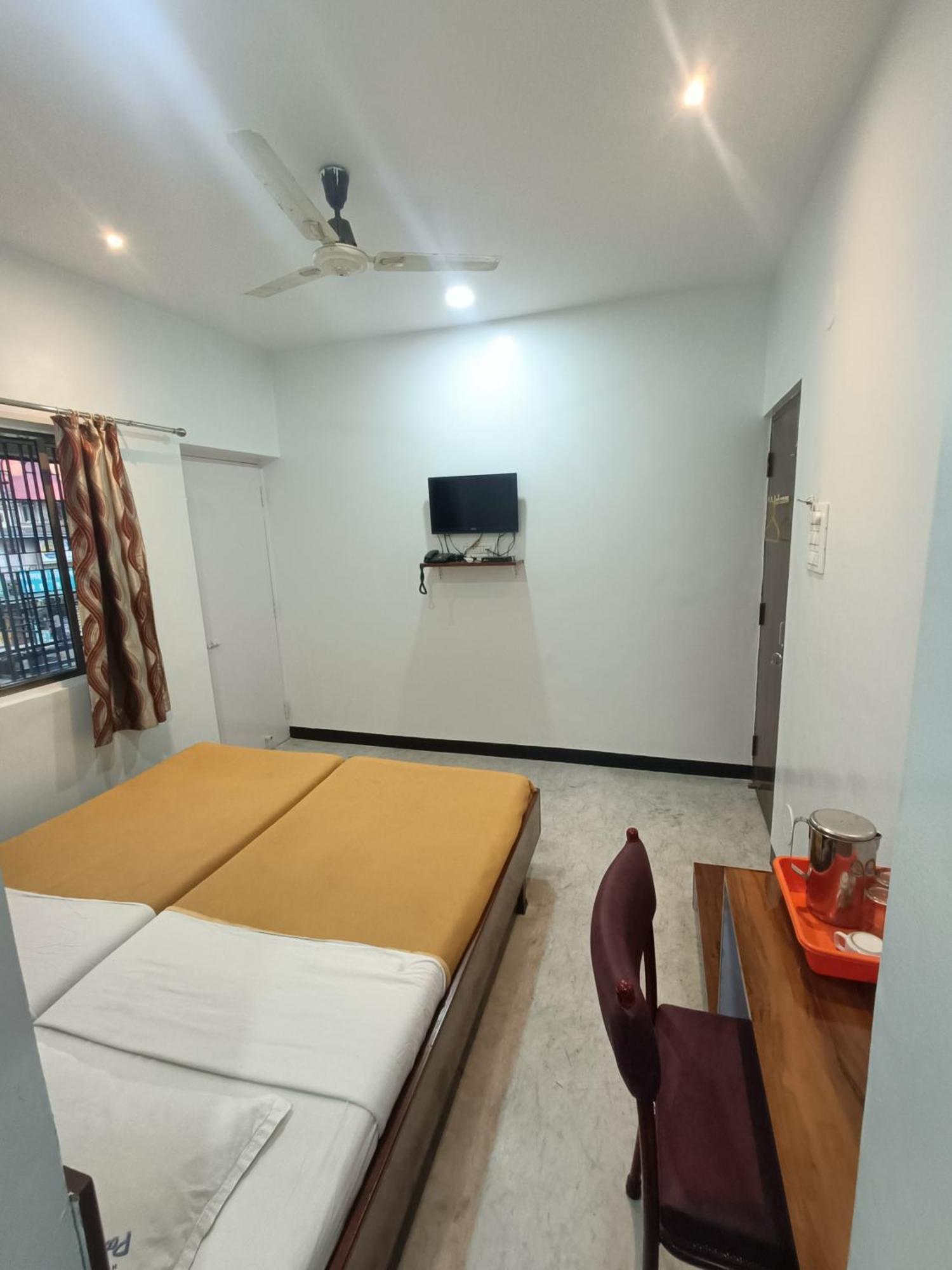 Hotel Parth Residency Kolhapur Exterior foto